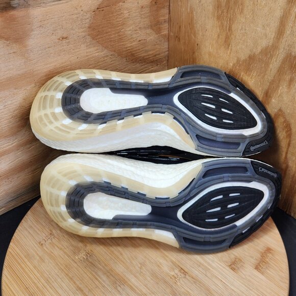 Adidas Ultraboost 21 - Picture 9 of 10